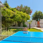 Paradiso: Near Beach, Superb Pool And Garden Villa *