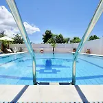 Paradiso: Near Beach, Superb Pool And Garden * Astrakeri