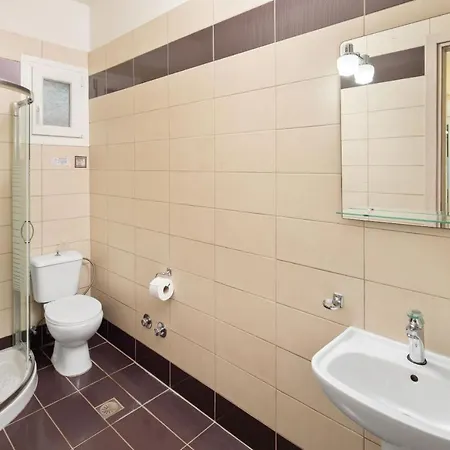 Paradiso: Near Beach, Superb Pool And Garden Villa Astrakeri