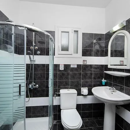 Paradiso: Near Beach, Superb Pool And Garden *