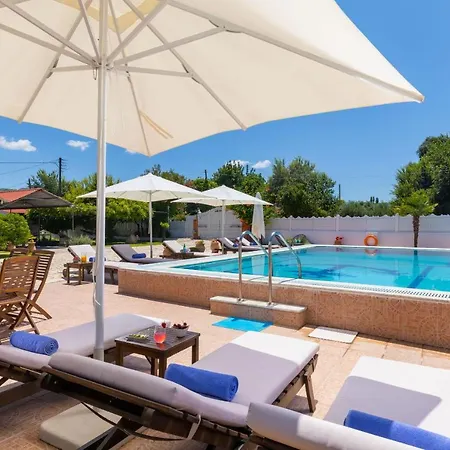 Paradiso: Near Beach, Superb Pool And Garden Villa *