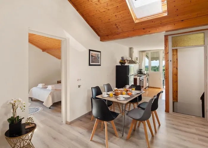 Vila Paradiso: Near Beach, Superb Pool And Garden