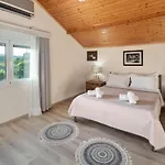 ヴィラ Paradiso: Near Beach, Superb Pool And Garden *
