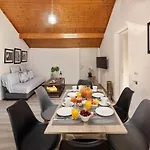 Paradiso: Near Beach, Superb Pool And Garden