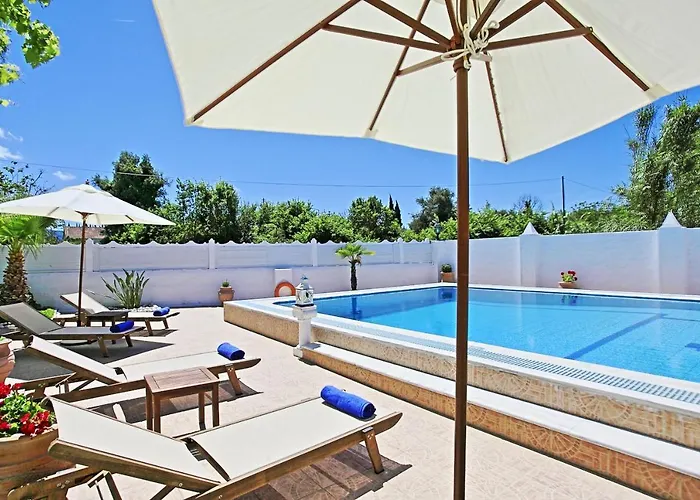 Paradiso: Near Beach, Superb Pool And Garden فيلة *