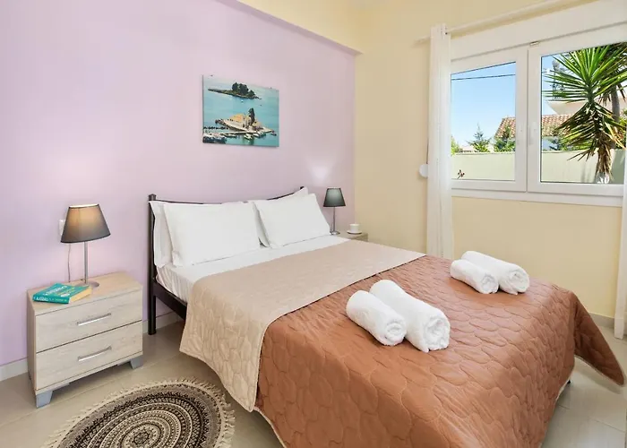 Paradiso: Near Beach, Superb Pool And Garden فيلة Astrakeri