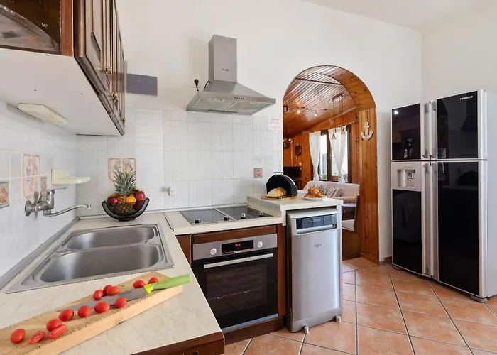فيلة Paradiso: Near Beach, Superb Pool And Garden