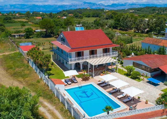 Paradiso: Near Beach, Superb Pool And Garden *