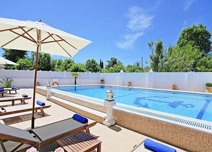 فيلة Paradiso: Near Beach, Superb Pool And Garden *