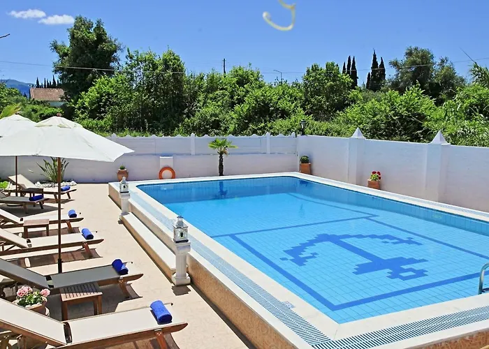 Paradiso: Near Beach, Superb Pool And Garden * Astrakeri